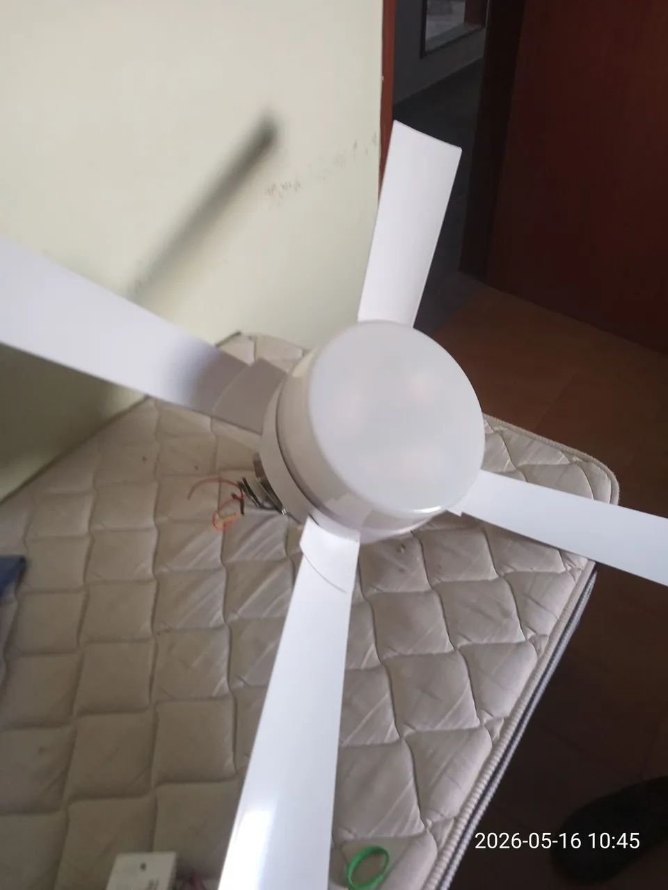 Ventilador teto , sem controle, segue com 2 lâmpadas - Foto 3