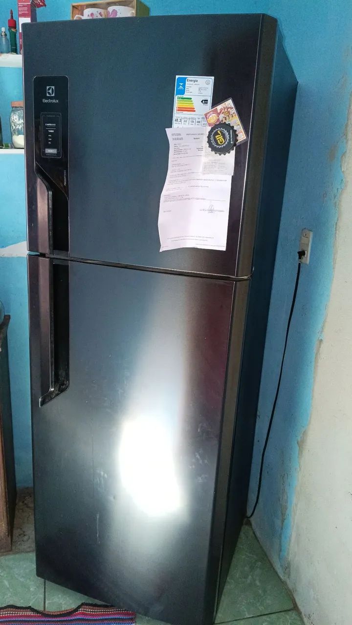 Vendo Geladeira Eletrolux turbo 