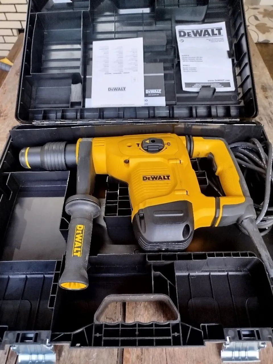 Rompedor de Concreto Dewalt 6Kg de Potência