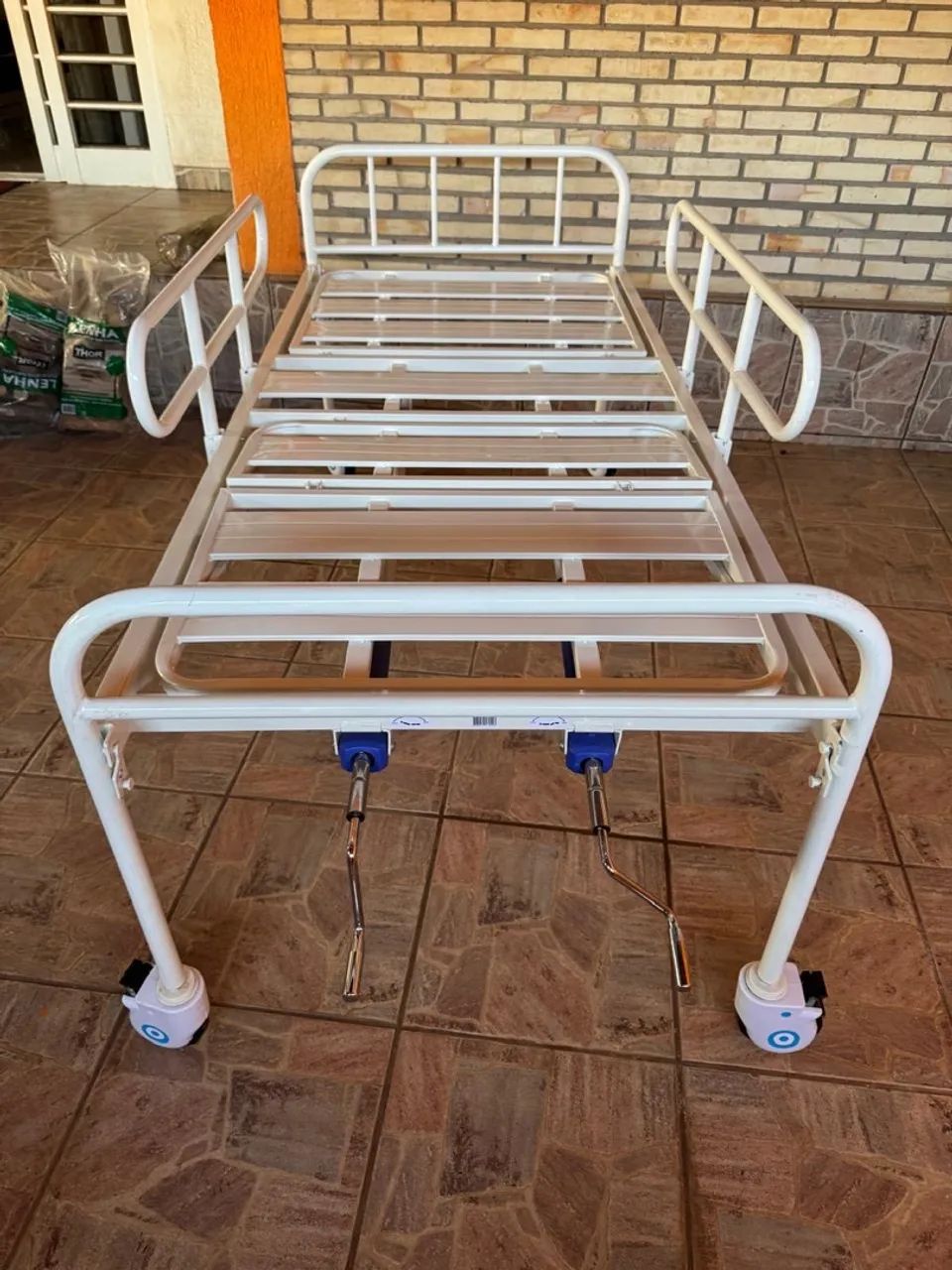 Cama hospitalar + colchão