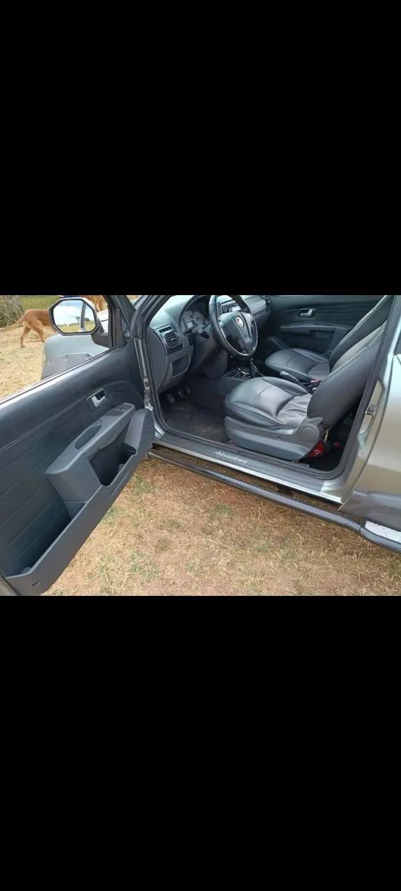 Fiat Strada Adv.1.8 16V Dualogic Flex CD 2013 - Foto 2