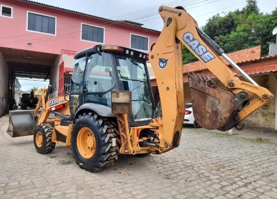 Retroescavadeira Case 580n 2013 - Foto 3
