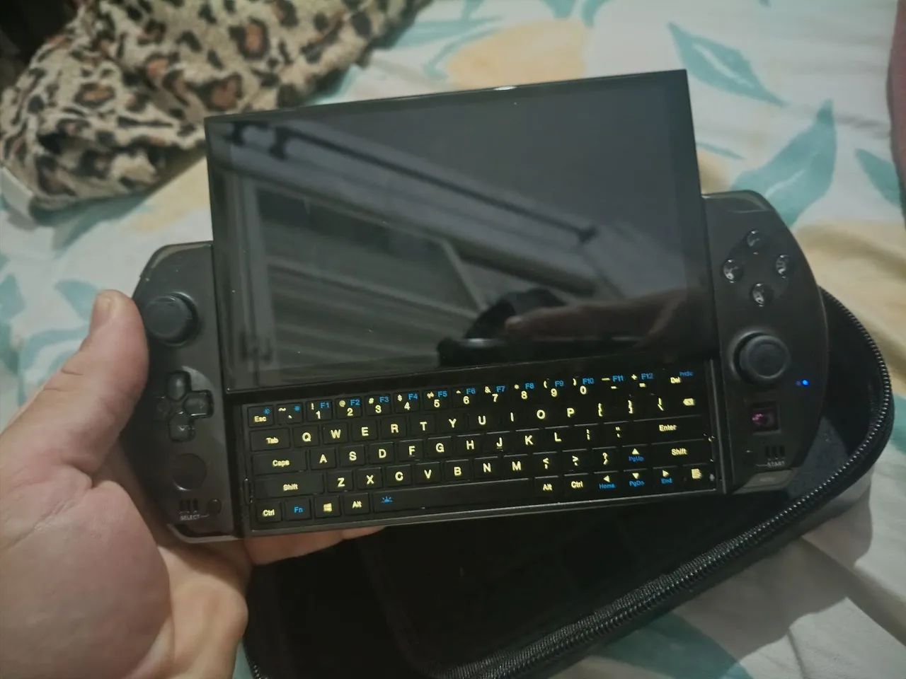 Gpd win 4 Ryzen 7840u 64gb drr5 ,1tb ssd - Foto 4