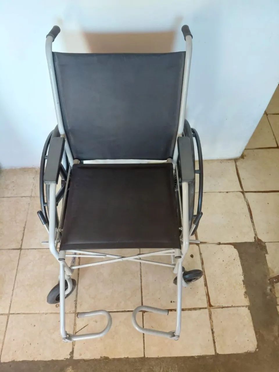 Cadeira de rodas nova - Foto 3