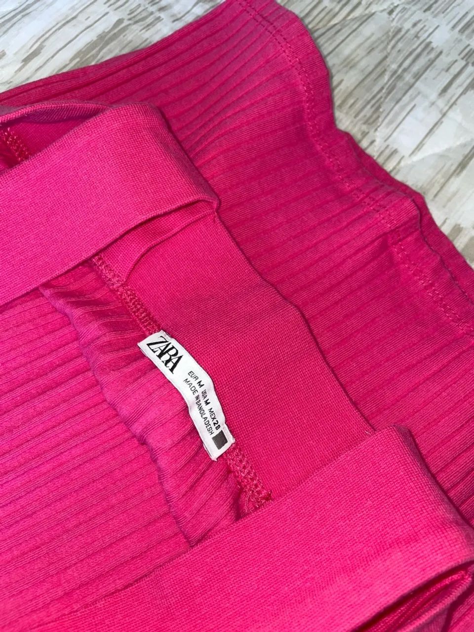 Cropped ZARA canelado rosa M  - Foto 4