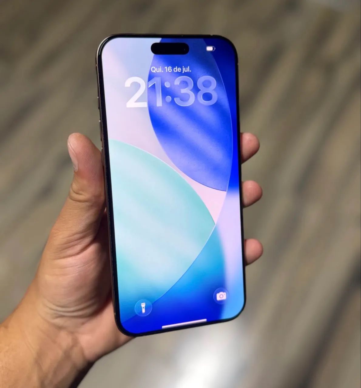 Iphone 15 pro bateria 81% - Foto 3