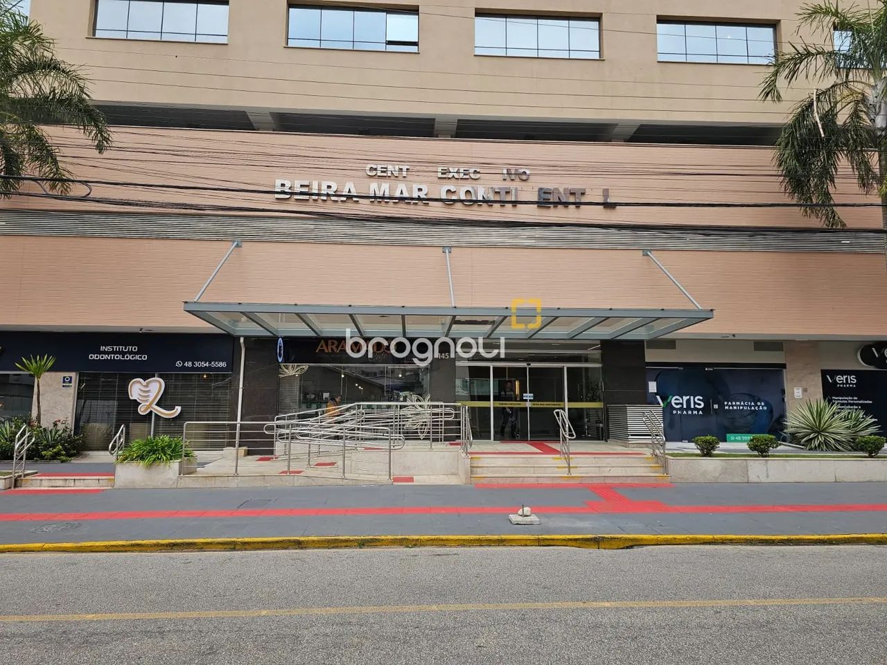 Loja Terrea no Edifício Centro Executivo Beira Mar Continental