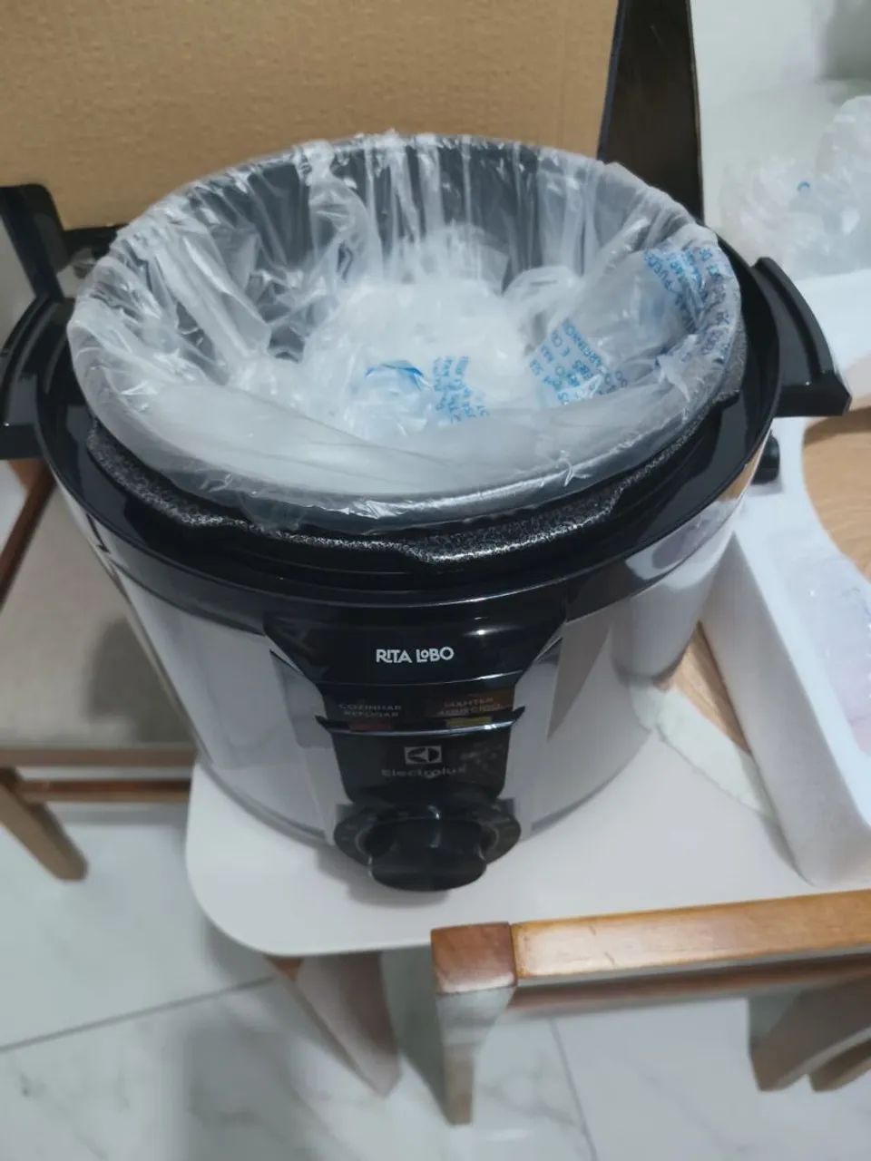 Panela elétrica 5 litros Eletrolux Rita lobo com timer
