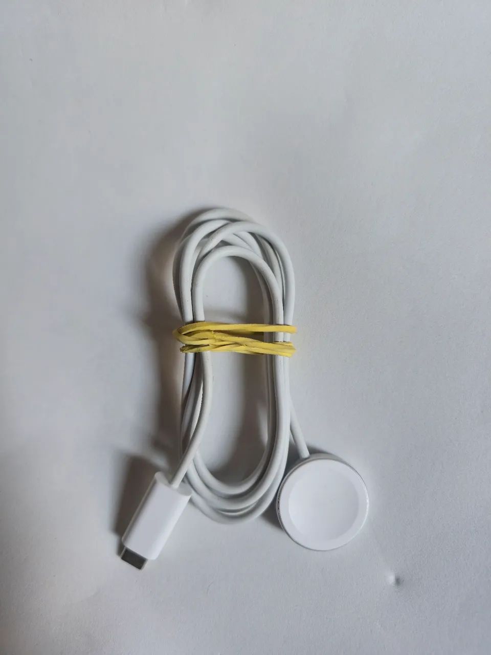 Carregador apple watch , só  cabo original funcionando. 