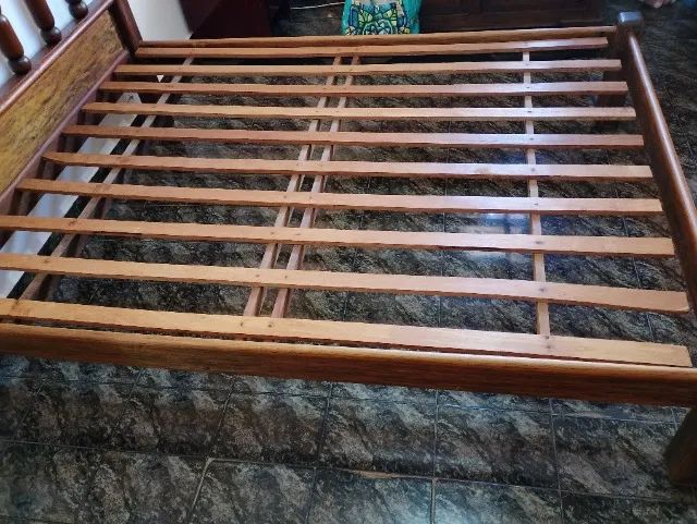 Cama em madeira torneada - Foto 4