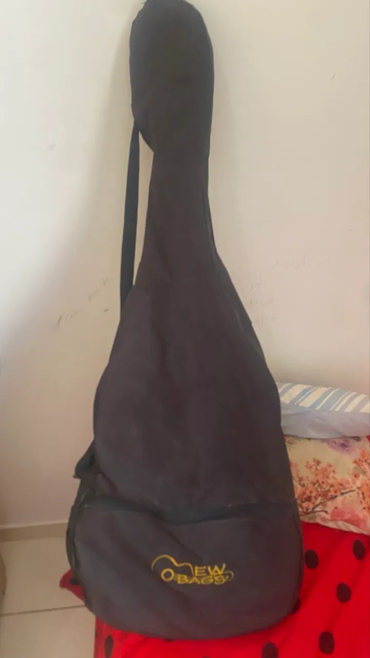 Vendo violão zap *