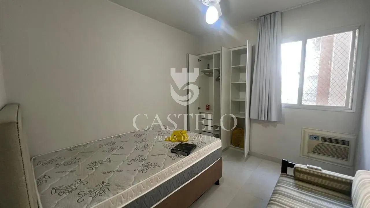 Apto 2 quartos/suíte na quadra do mar, reformado e mobiliado, prédio com elevador e portar - Foto 5