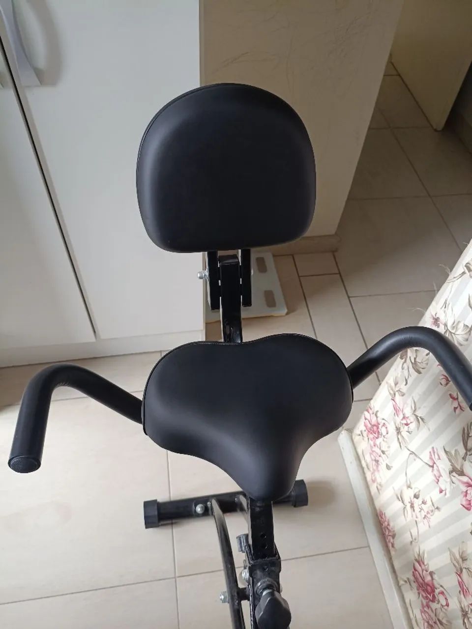 Bicicleta ergométrica semi-nova - Foto 4