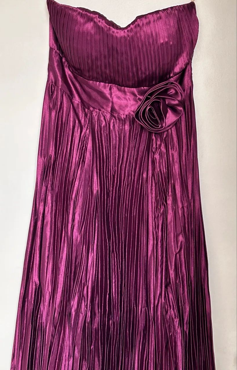 Belo vestido  bordô - Foto 2