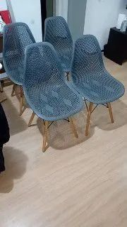 Cadeira Furadinha Colmeia Eames Eiffel - 4 Cadeiras - Foto 3