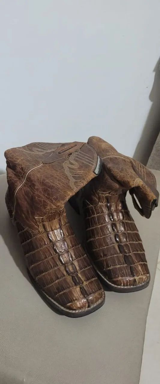 Bota cowboy couro de jacaré 