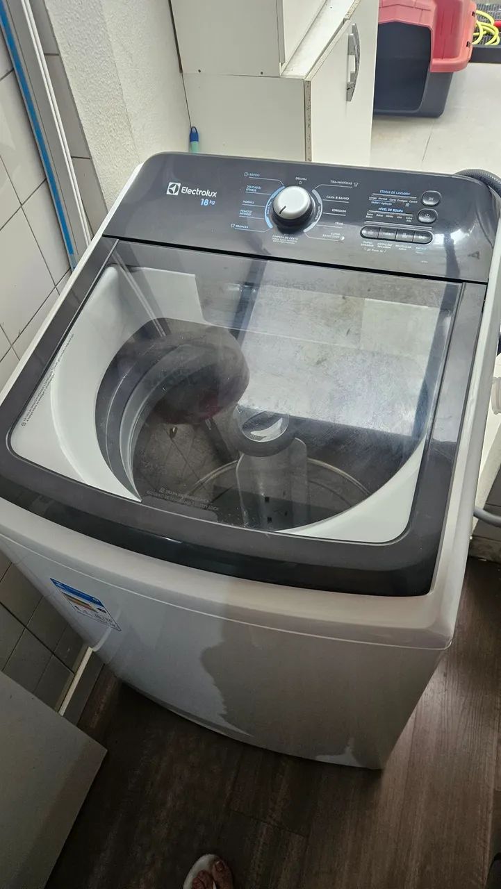 Máquina de Lavar Eletrolux 18kg - 5 meses de uso