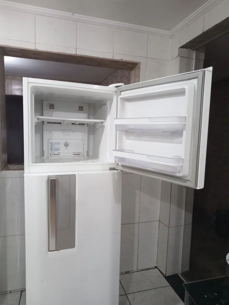 Geladeira Eletrolux modelo df42