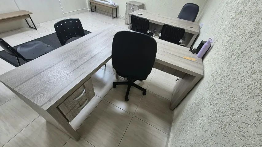 Mesa de escritório em L - Foto 4