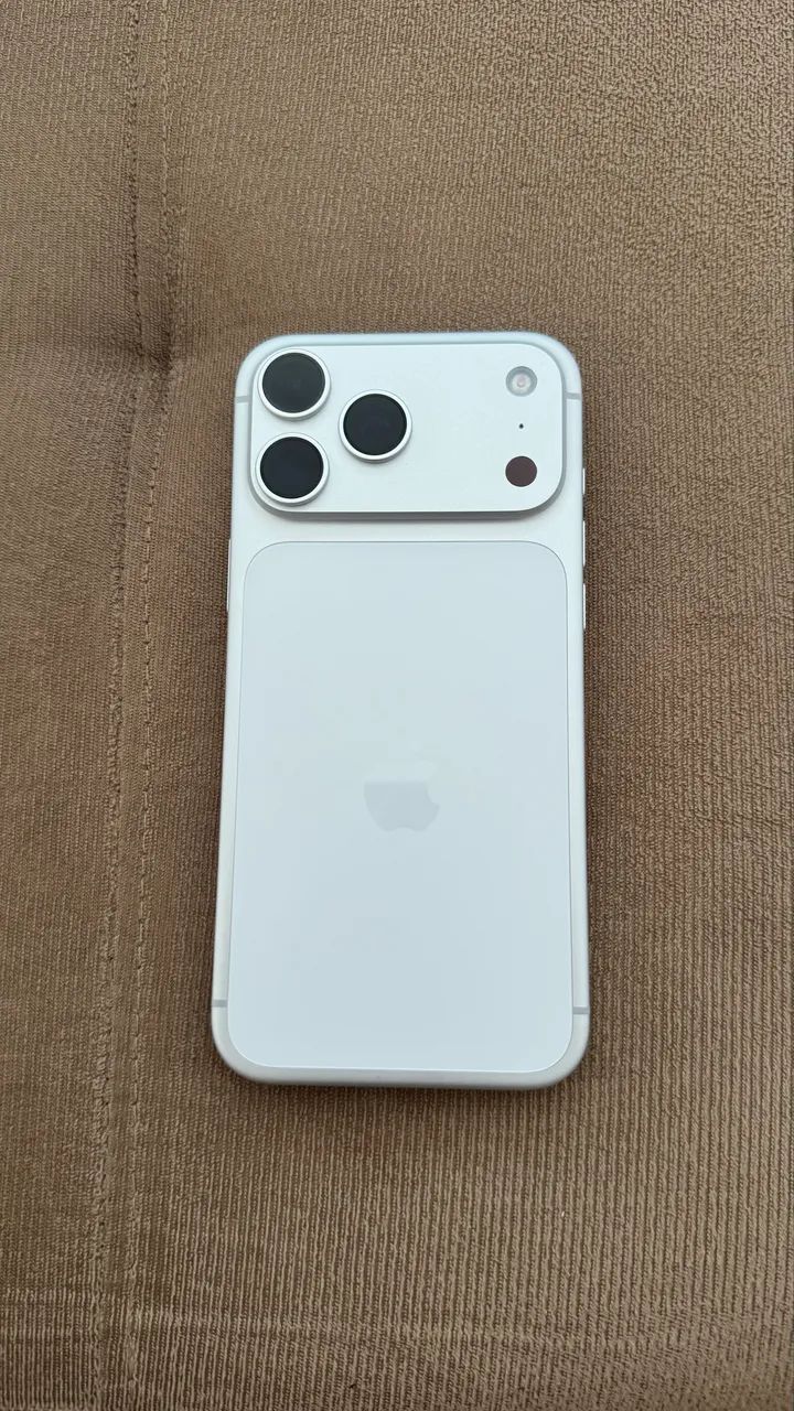 iPhone 17 pro max 256 gigas NOVO - Celulares e Smartphones