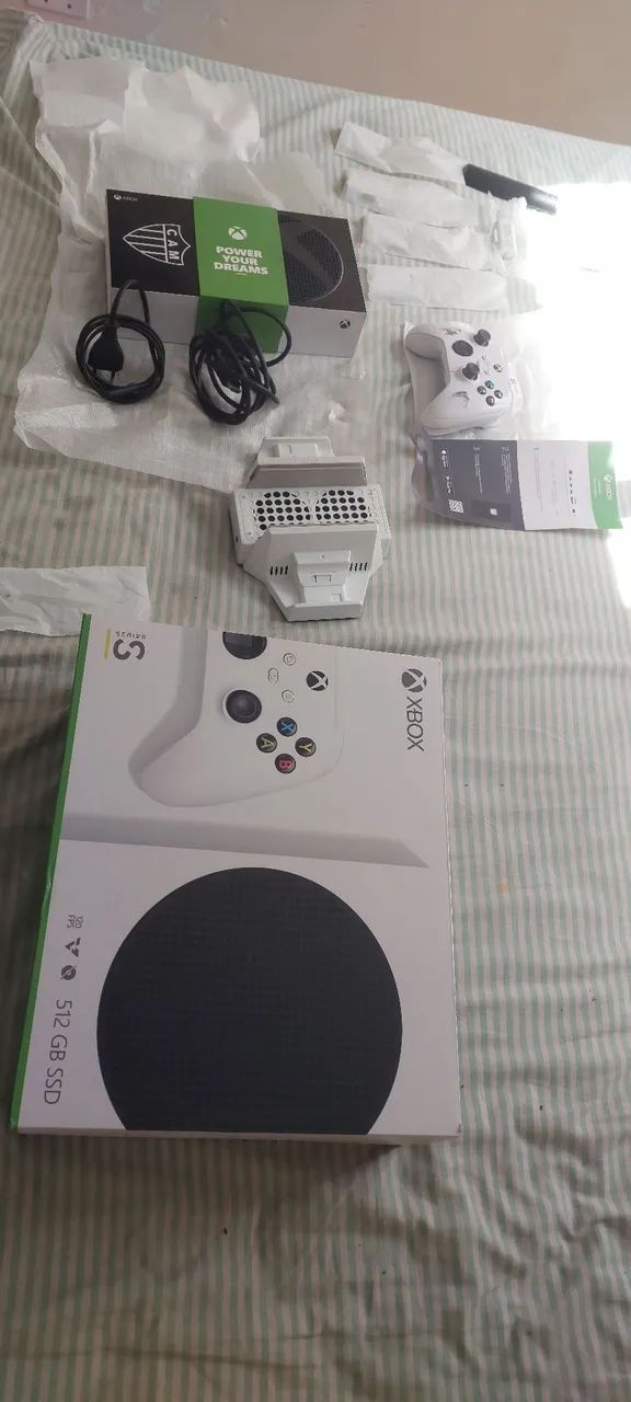 Xbox Series S 512GB + Acessórios - Estado de Novo - Único Dono - Contagem - Foto 6