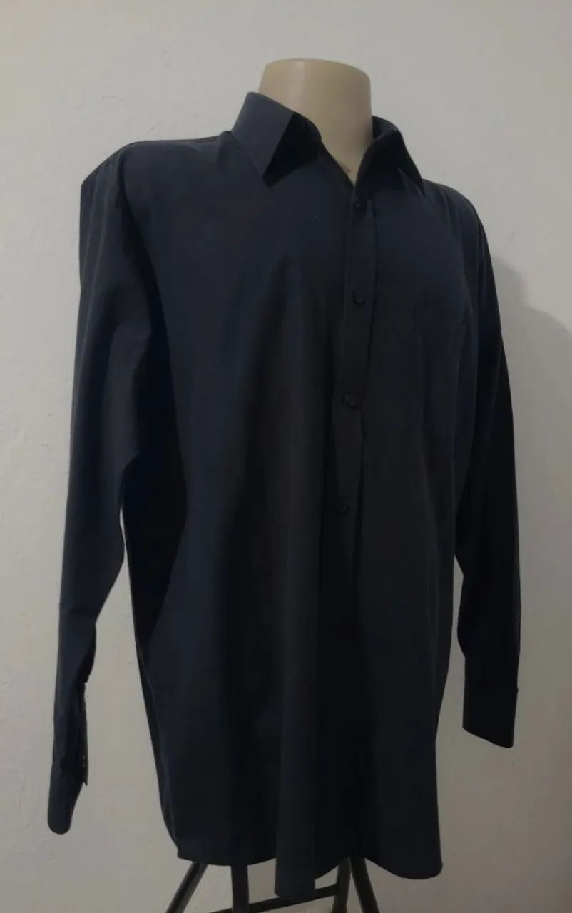Camisa social Preta tamanho G, bonita, elegante, original, bem confortável, tecido macio.  - Foto 3