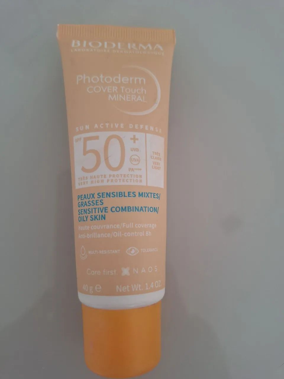 Protetor solar bioderma com cor