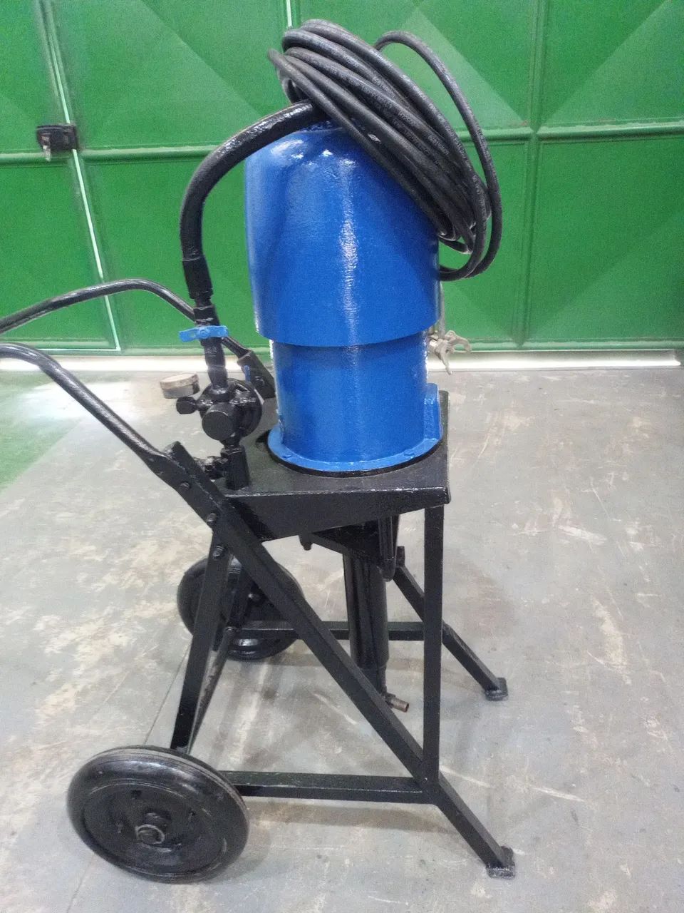 Máquina de pintura airless Graco 43:1 funcionando perfeitamente. - Foto 2