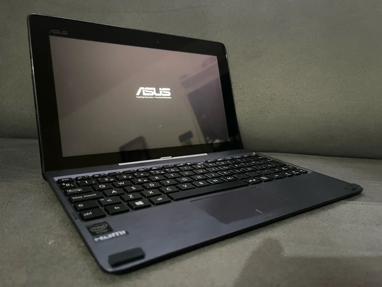 Mini notebook Asus Hobrido SSD64 Gb Win10 Pacote Office