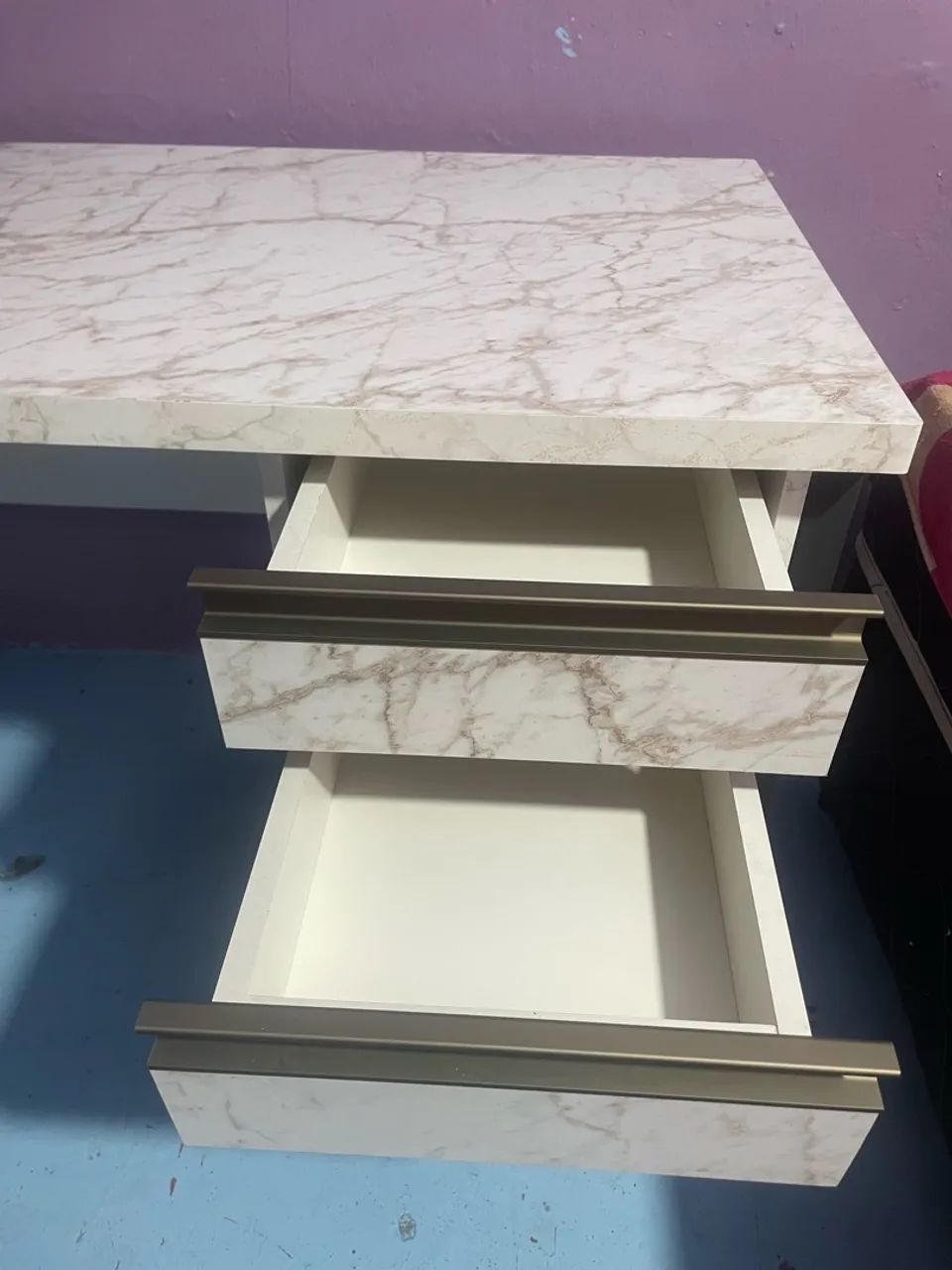 Mesa de escritório marmorizada - Foto 4