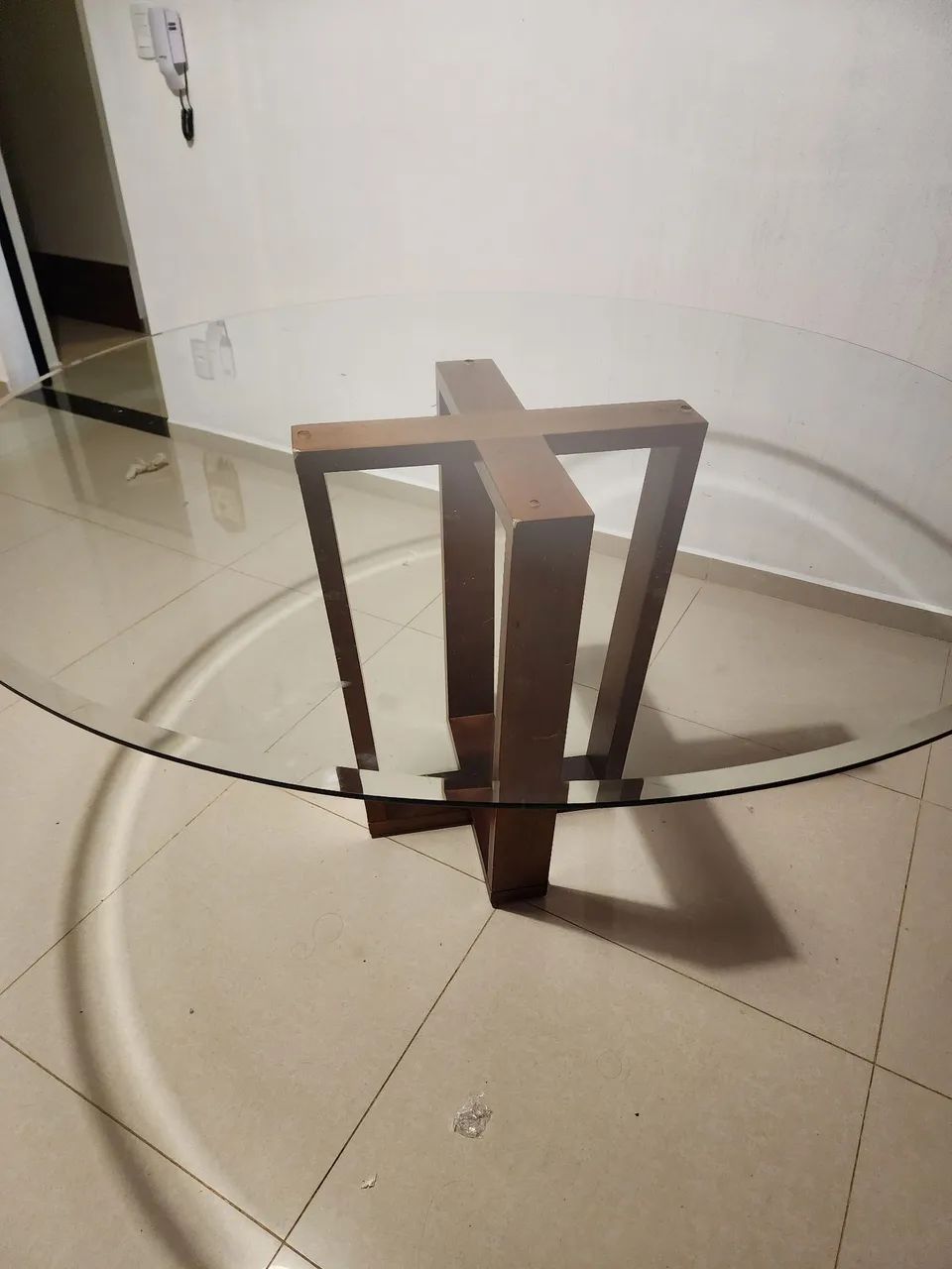 Mesa de jantar redonda de excelente qualidade e muito resistente. - Foto 2