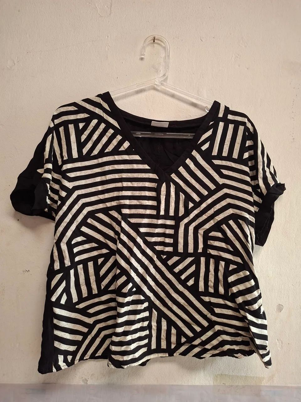 Camisa social preto e branco, tamanho G