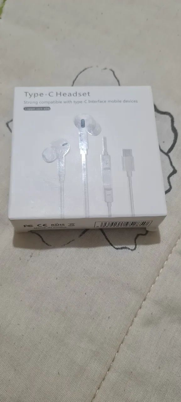 Fone Intra Auricular USB-C Compatível Com Vários Aparelhos - Foto 5