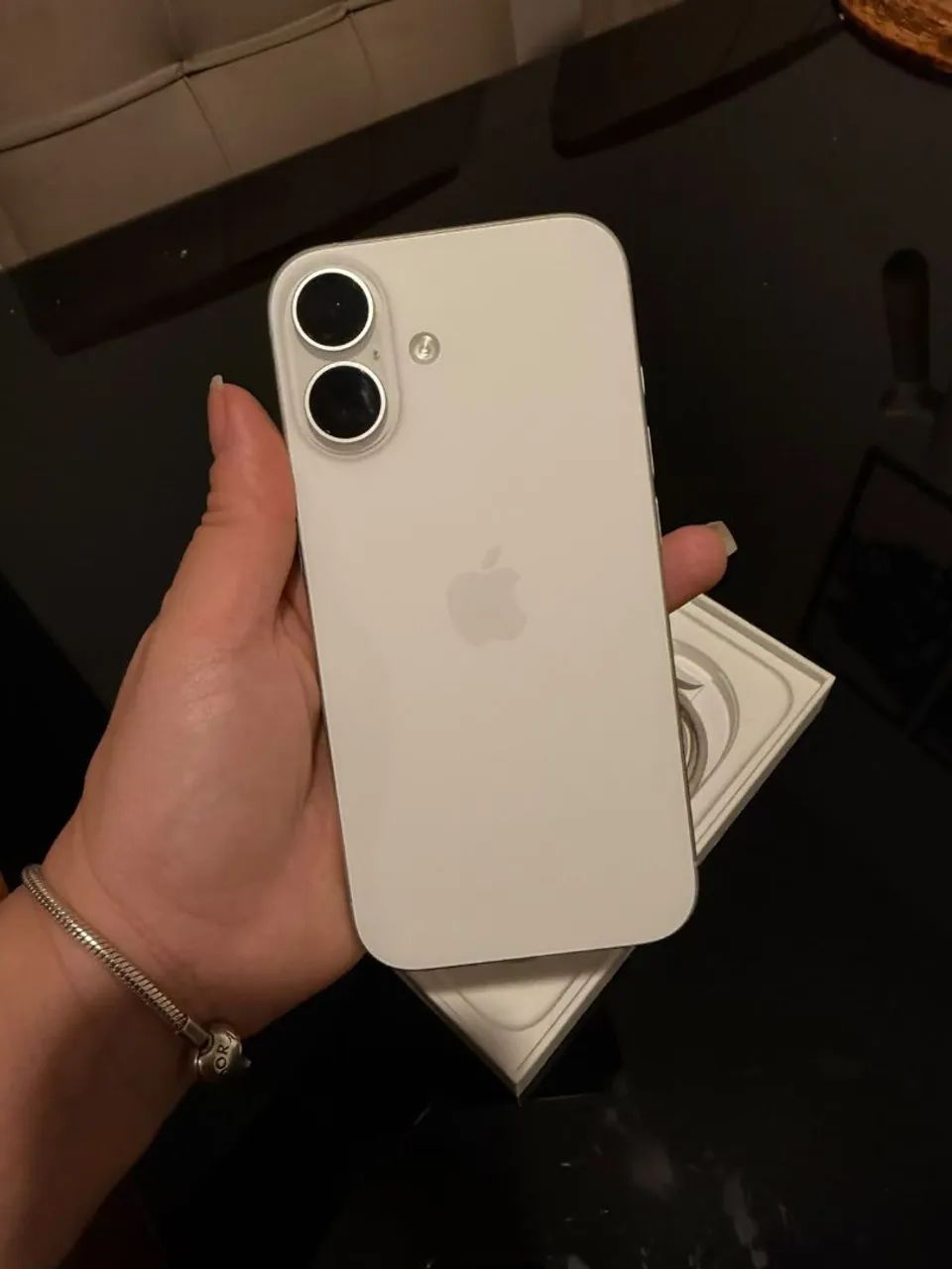 IPhone 16 com bateria  89 %