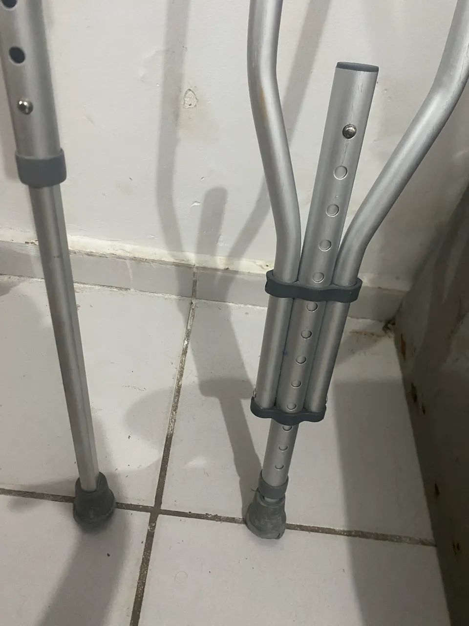 Muletas Axilares Reguláveis - Bom Estado - Foto 2