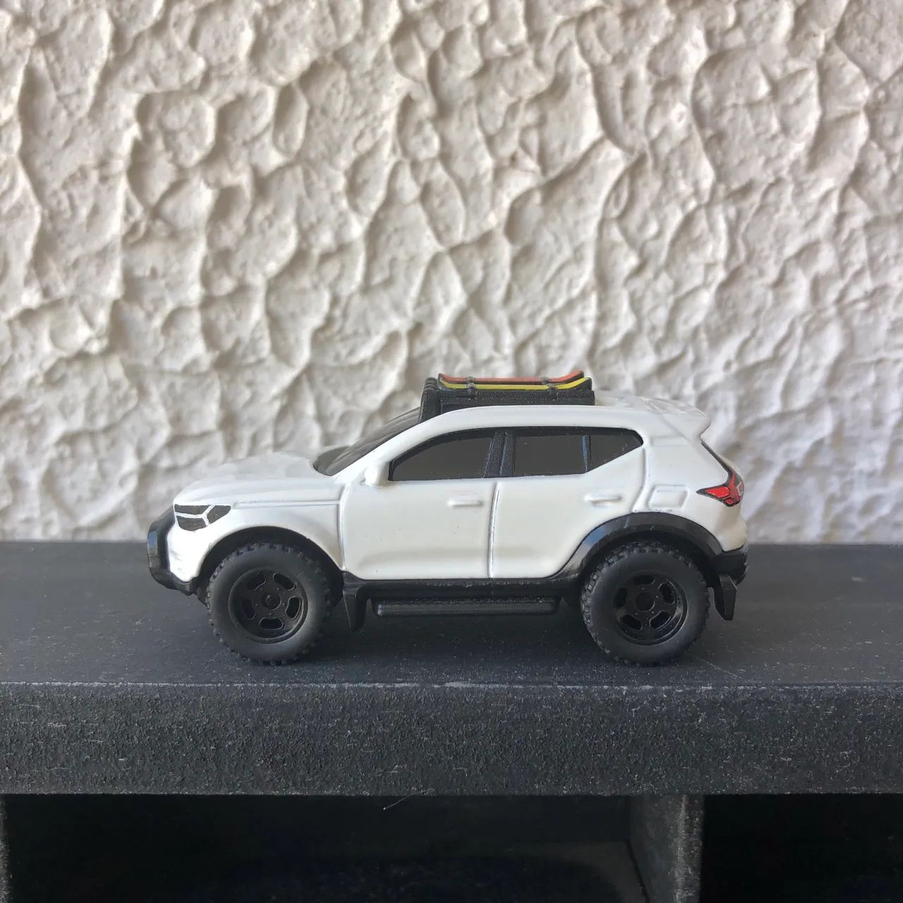 Hot Wheels Volvo XC40 - Foto 4