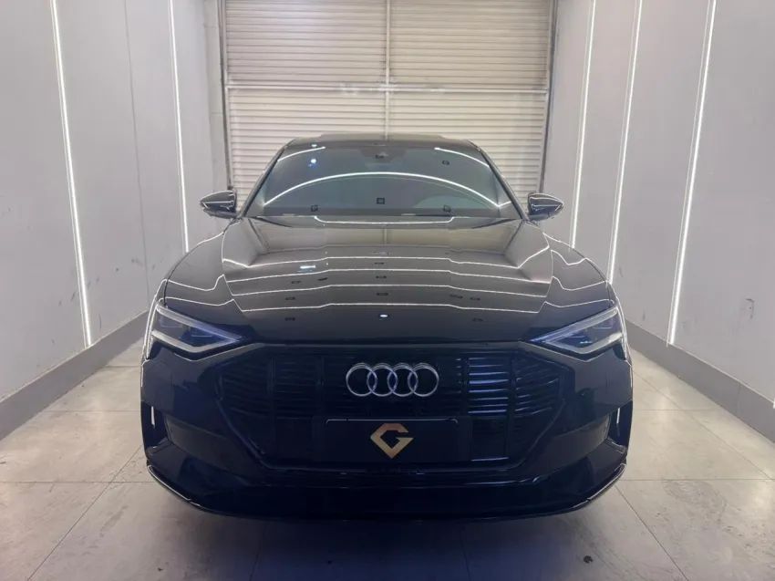 Audi E-Tron Performa. Black Aut. (elétrico) 2022 - Foto 3