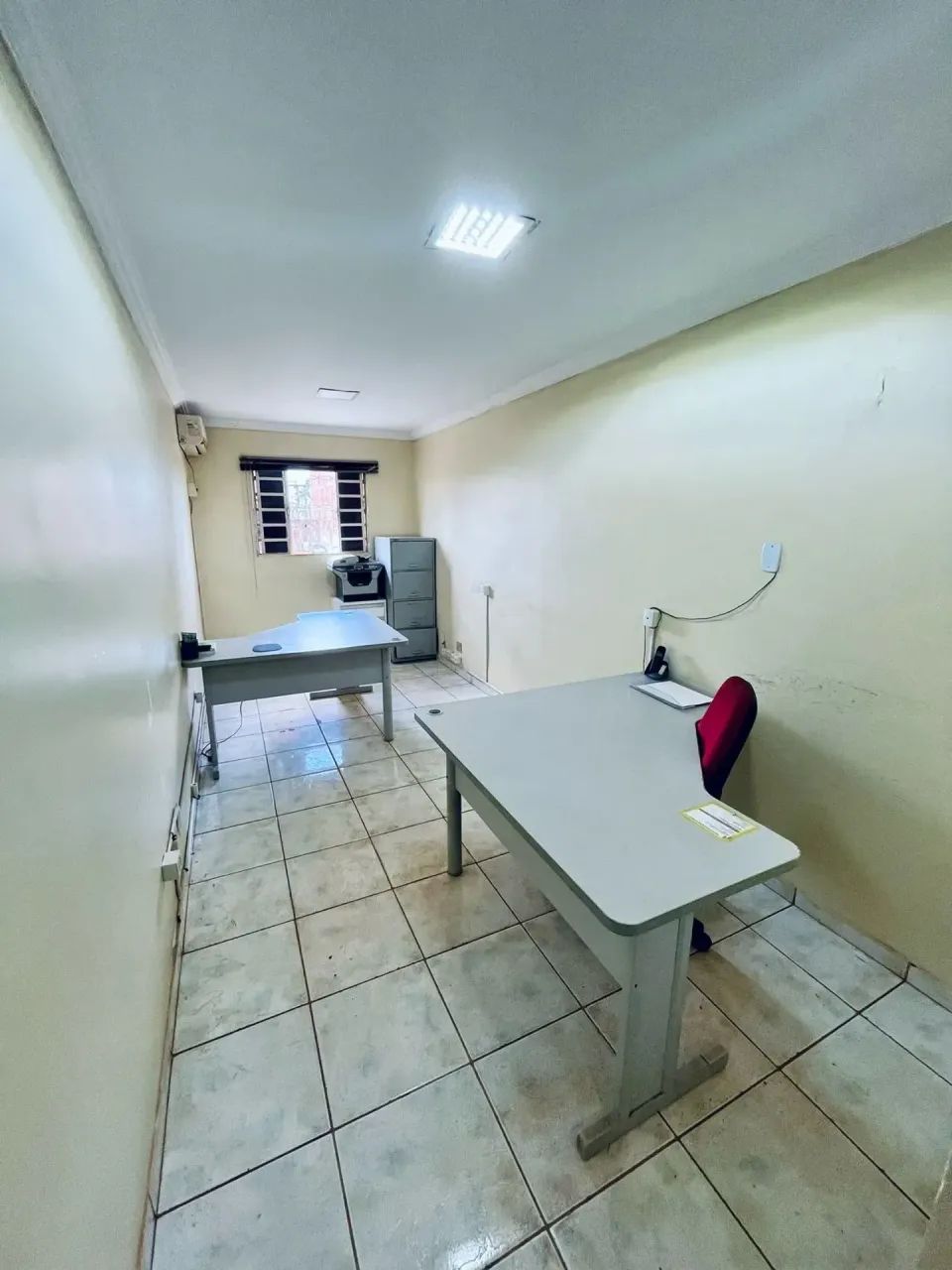 SALA COMERCIAL PARA ADVOGADOS - SAMAMBAIA SUL | 20m² | R$ 800/mês