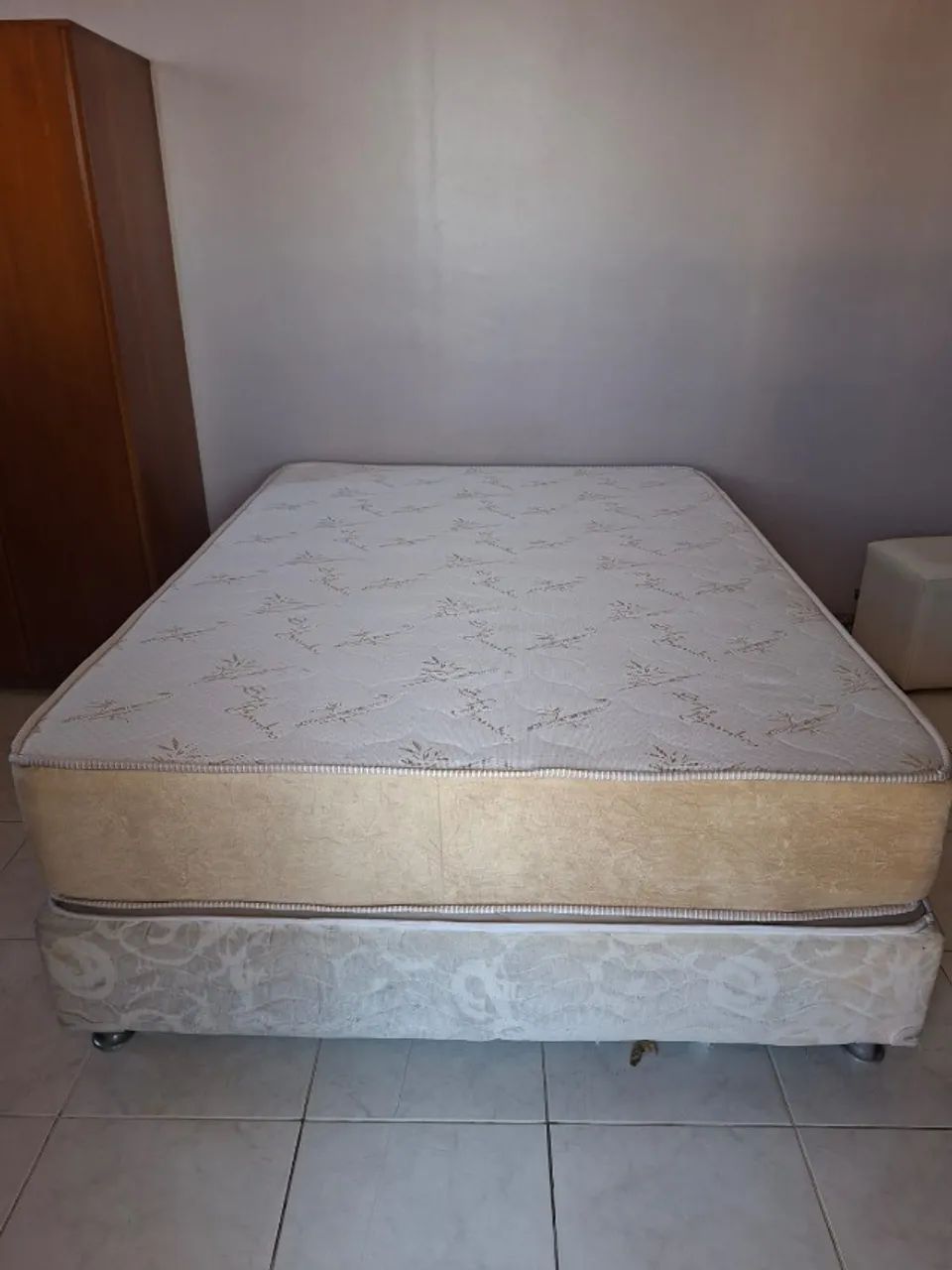 Vendo cama box casal