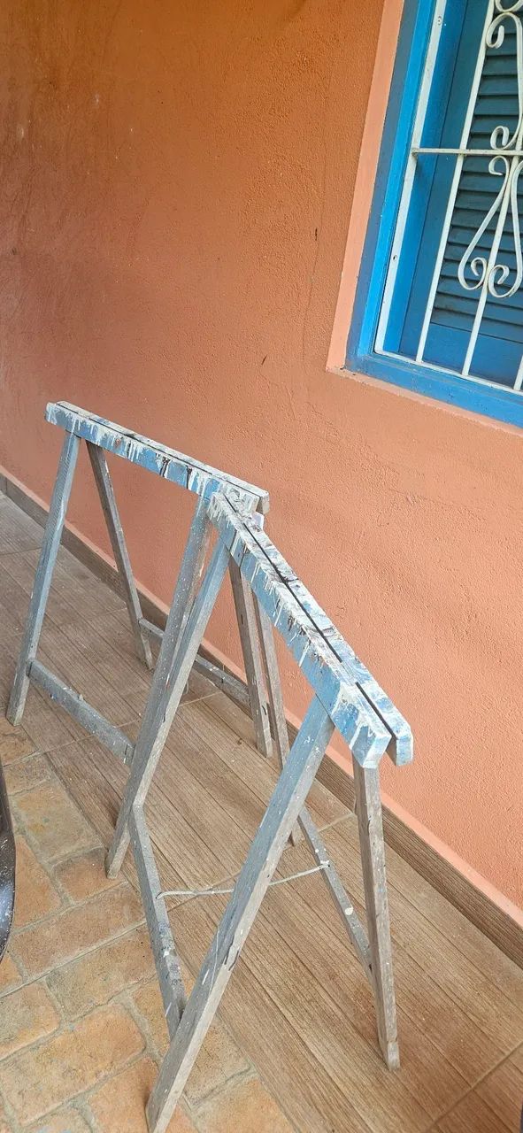 Mesa com Cavalete para utilização diversas de embuia  - Foto 2