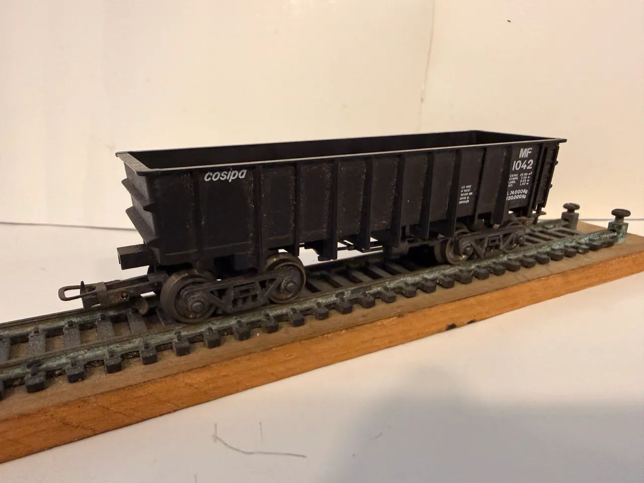 Ferro modelismo - Vagões (7un) e acessórios e Transformador - Foto 2