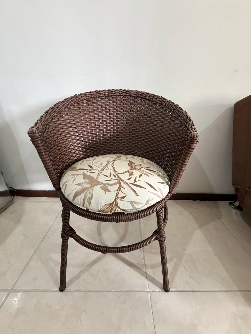 Mesa em vidro, Base e 3 poltronas em Vime! - Foto 3