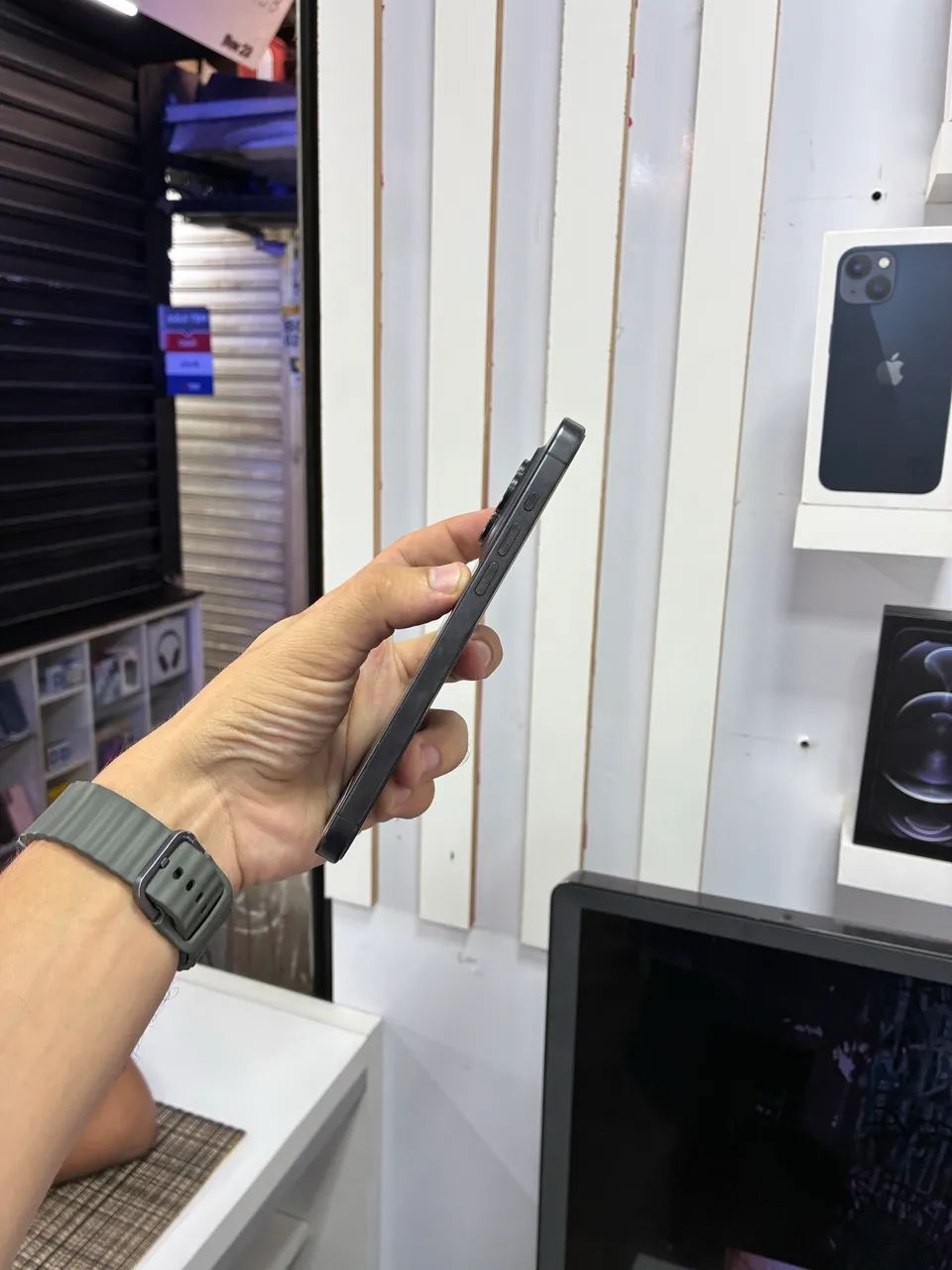 IPHONE 15 PRO MAX - 256GB  - Foto 4