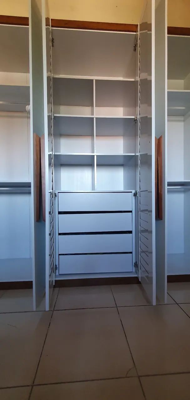 Guarda roupa 6 portas  - Foto 5