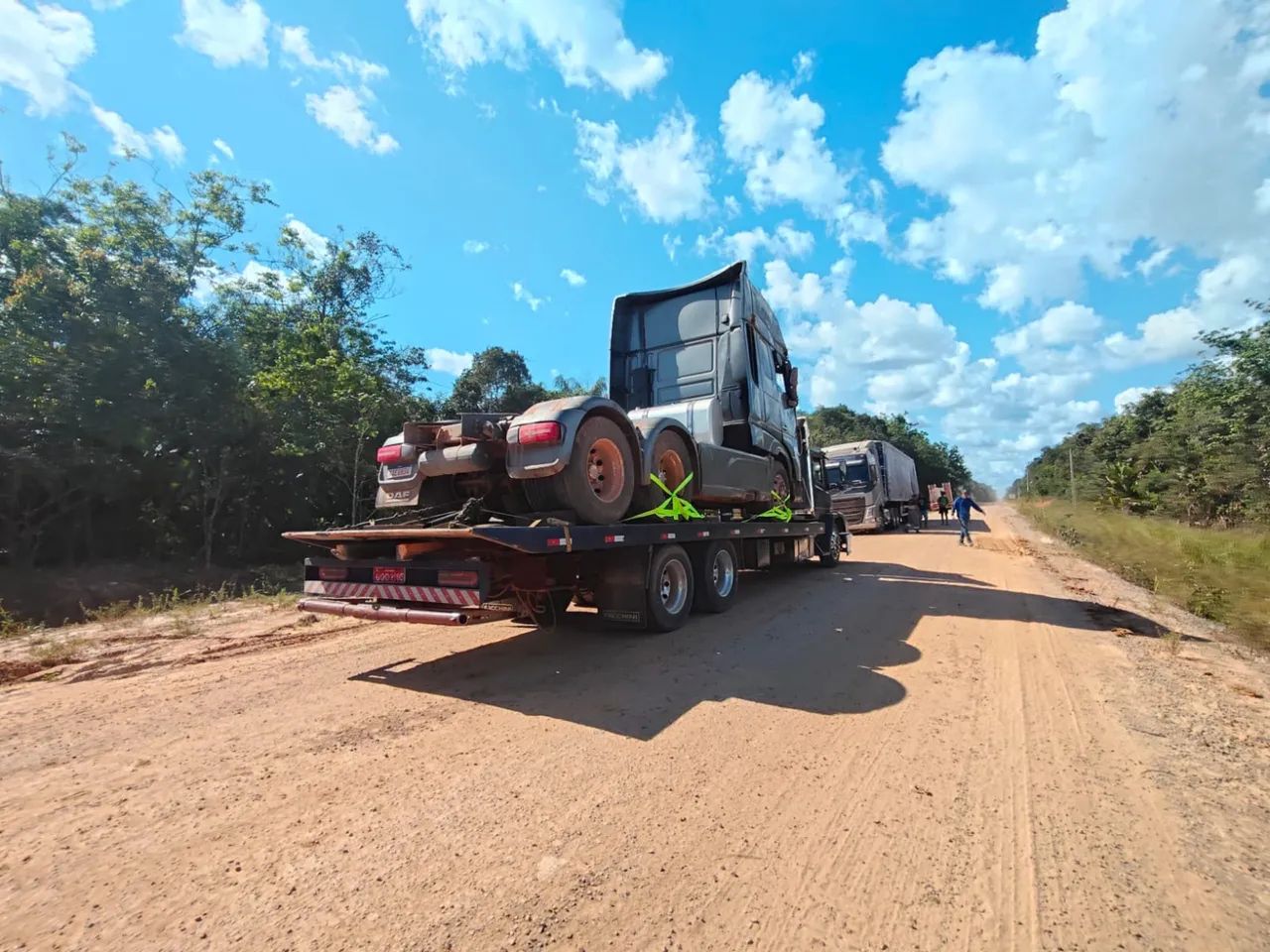 Caminhão plataforma  - Foto 4