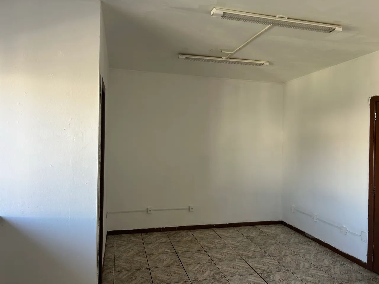 Sala comercial ao lado da UFSC