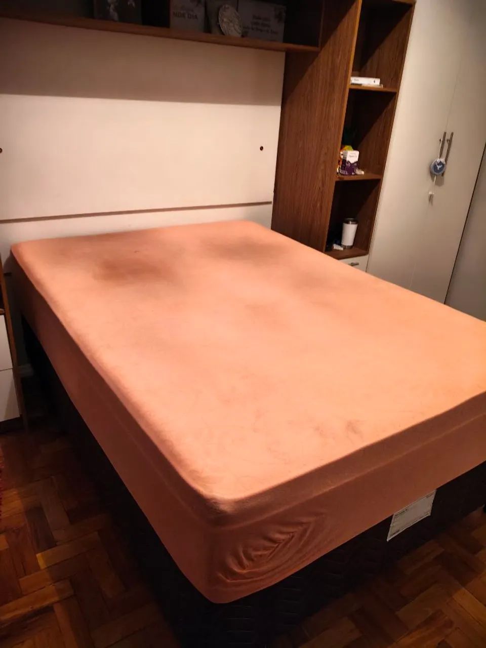 Vendo cama box com colchão 