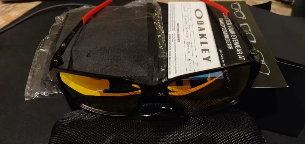 Óculos de Sol Oakley Tincan Vermelho - Foto 2