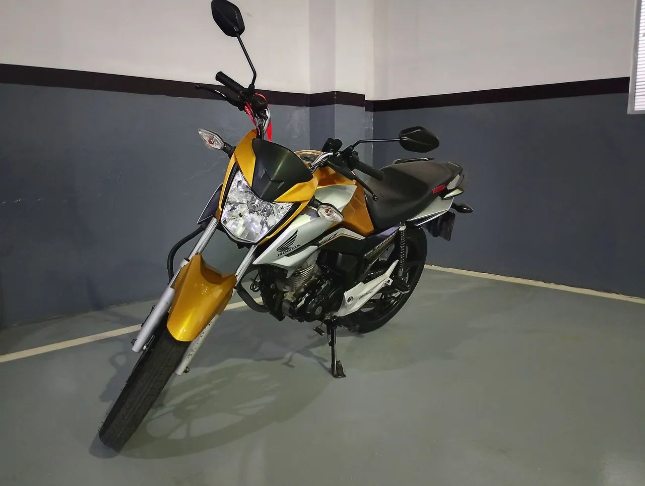 Moto Titan  - Foto 4