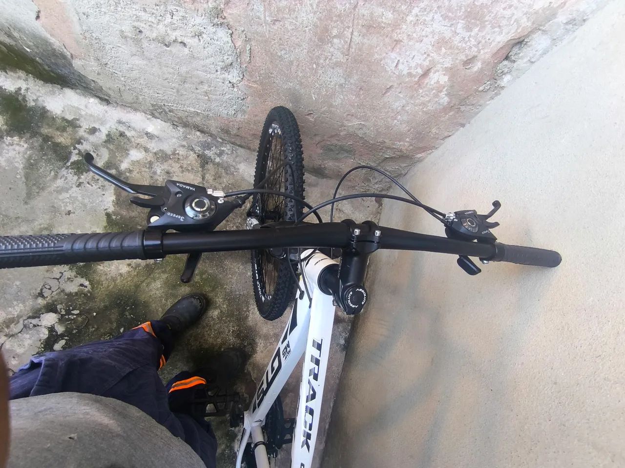 Bicicleta aro 29 semi nova - Foto 4